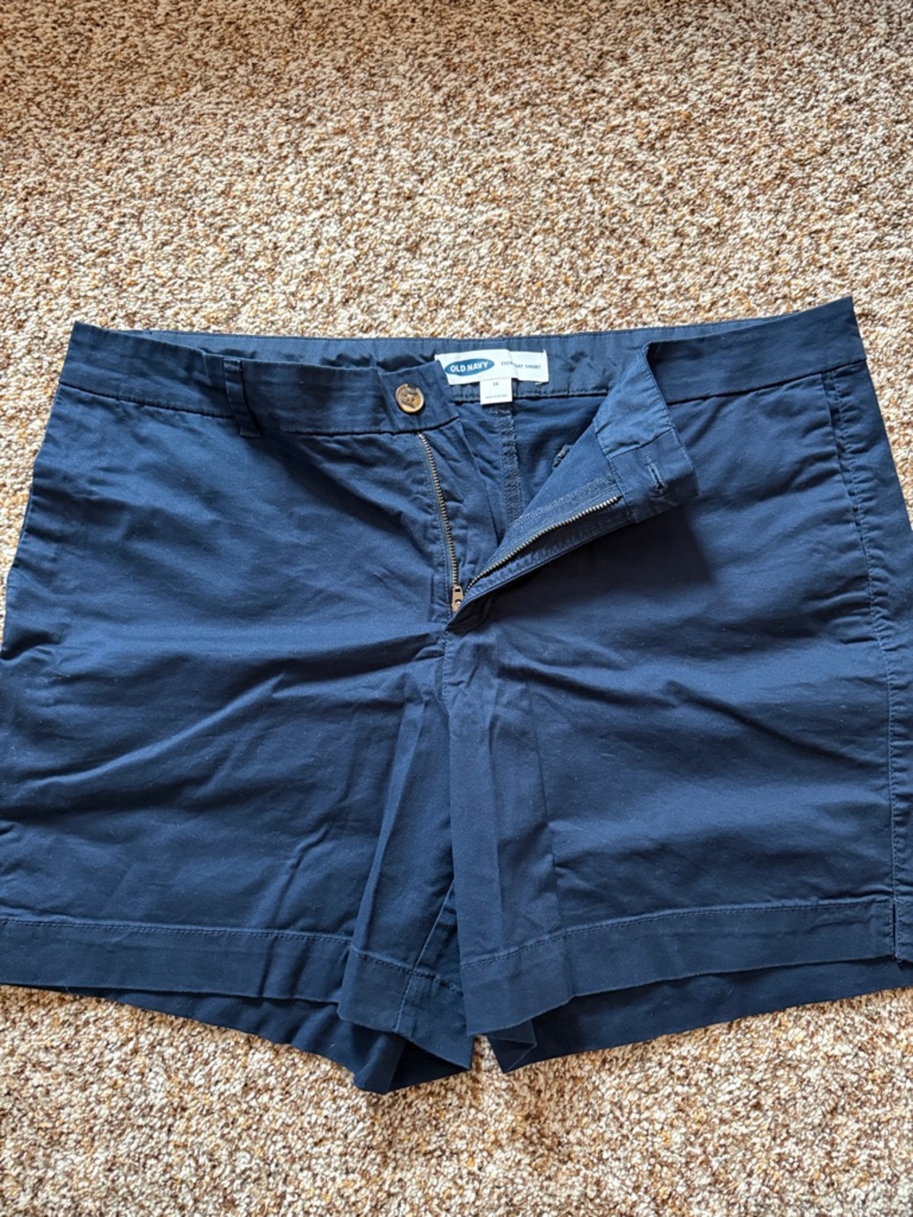 Old Navy Women's Casual Chino Everyday Shorts 4” inseam